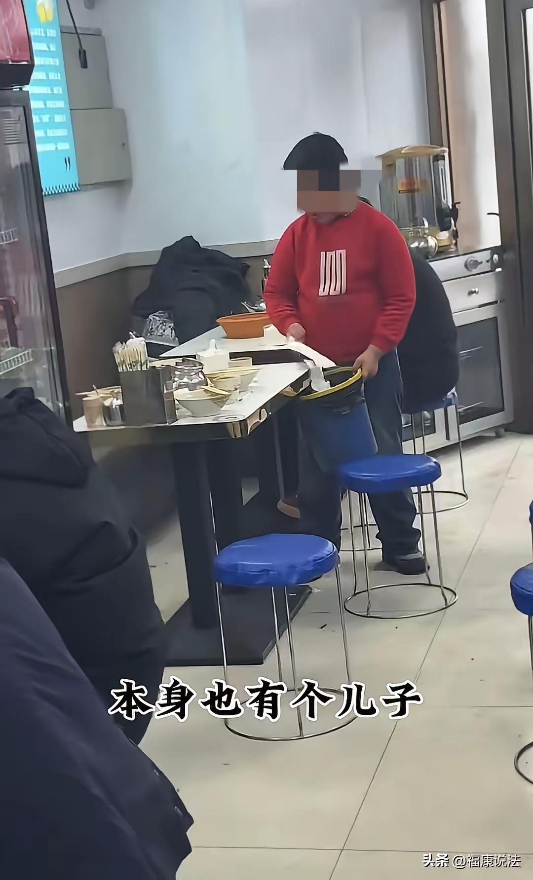 这则故事感人至深，展现了人间的善意和坚韧。总结和感悟如下：

艰难中的坚强母亲