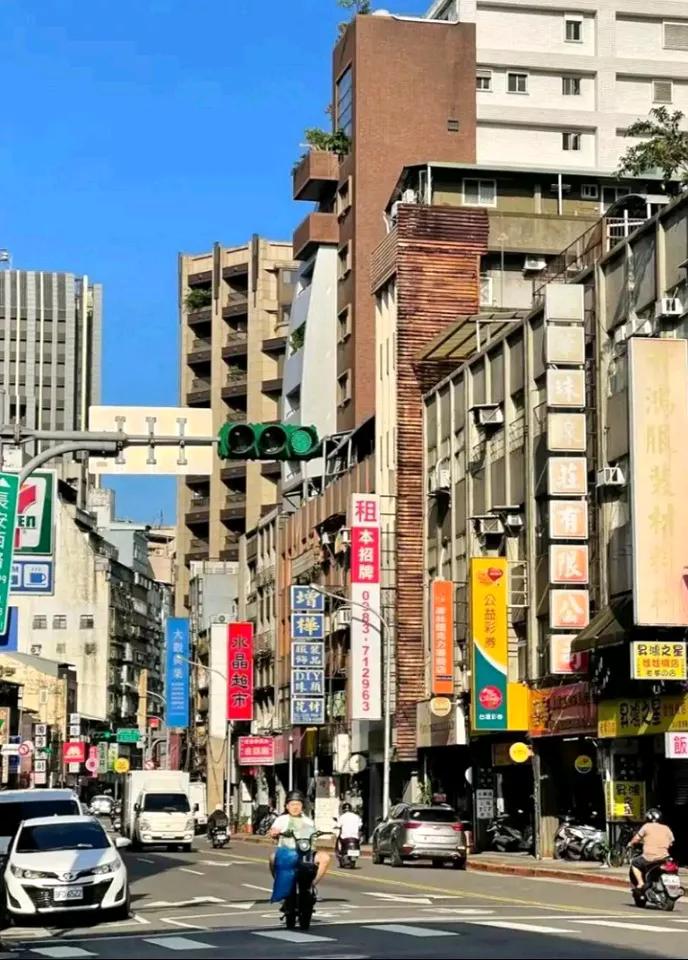 当前大陆正在加大对“台独”的合围之势，从法律、军事、经济三重铁幕把“台独”逼到绝