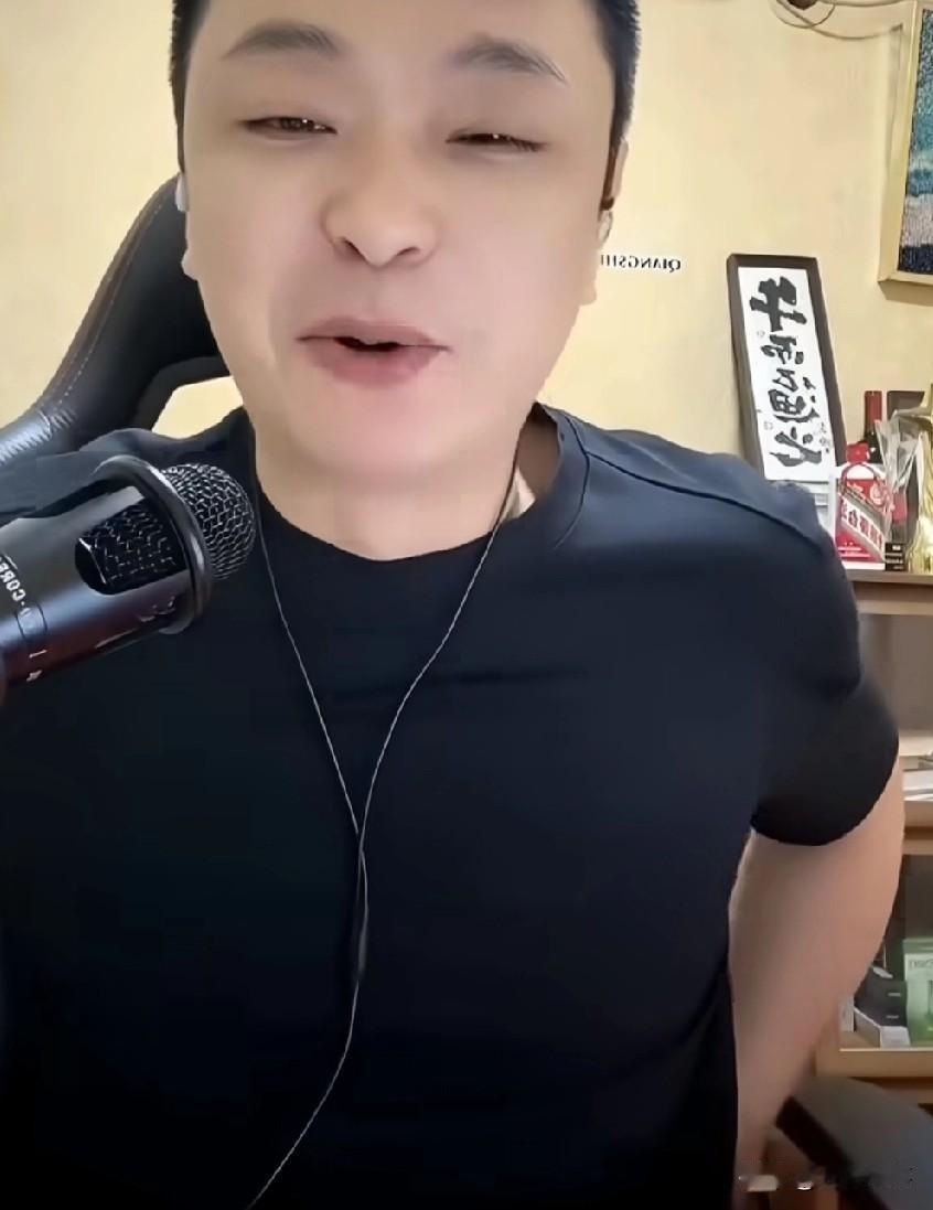 狗磊被吴迪举报封号，不见直言：昨天我还夸狗磊心狠手辣直播有语言，干吴迪轻松拿下，