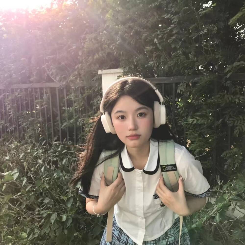 我对你的爱不会在不见面的日子里被新鲜事物冲淡爱意只会随着想念越来越深  