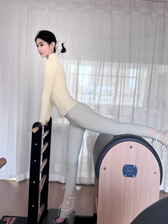 美女请练普拉提🧘