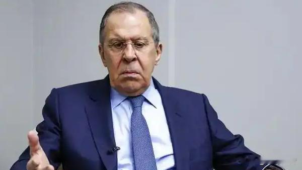 俄媒爆的这个谍战瓜太刺激了！2017年拉夫罗夫和特朗普那场会谈，直接暴露了他超强