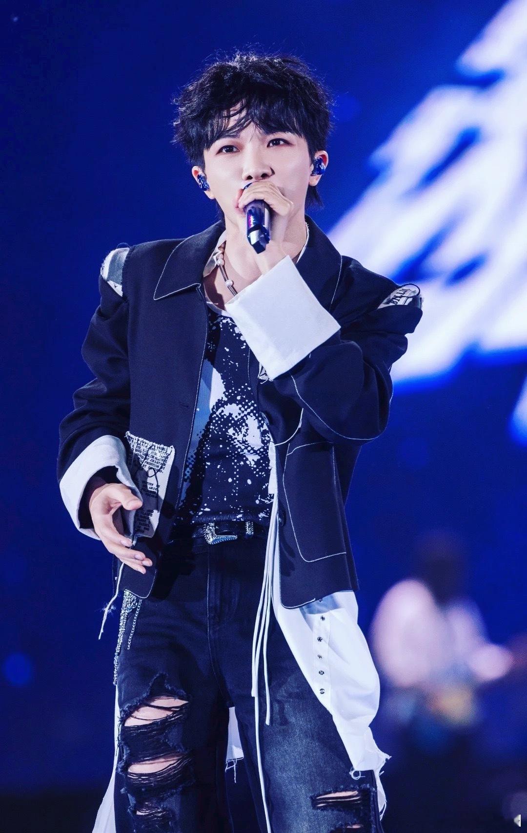 周深  周深2026深深的巡回演唱会﻿ ﻿ 周深郑州演唱会 6.26   风穿过