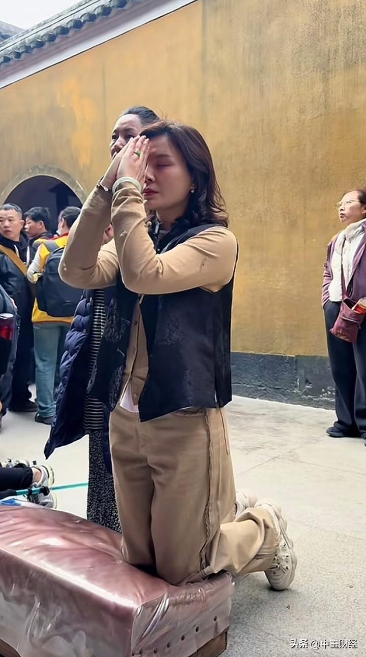 古寺庙风光古寺庙具有非常悠久的历史文化，是一道亮丽的文化风景线。现代生活压力，工