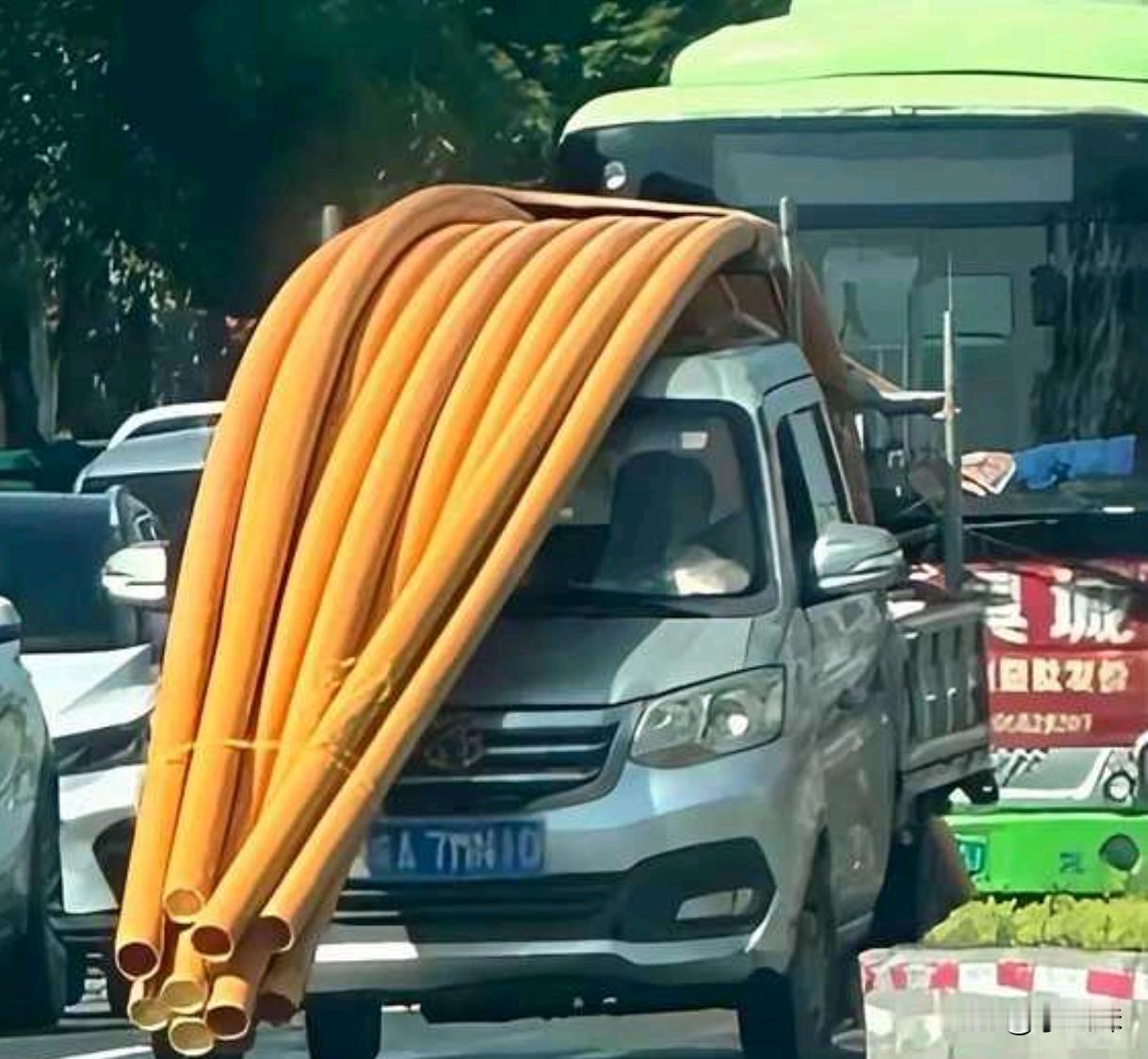 很像一个人，但想不起叫啥名了