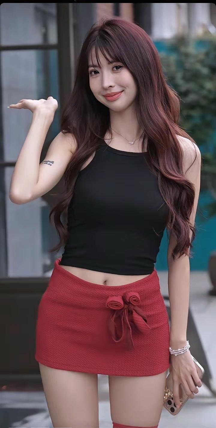 清纯的邻家小妹，有点像柳岩