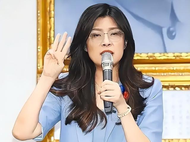 郑丽文：亲陆亲美全都要，或许也是为了搞好党内团结的无奈之举吧！
相信郑丽文哪方才