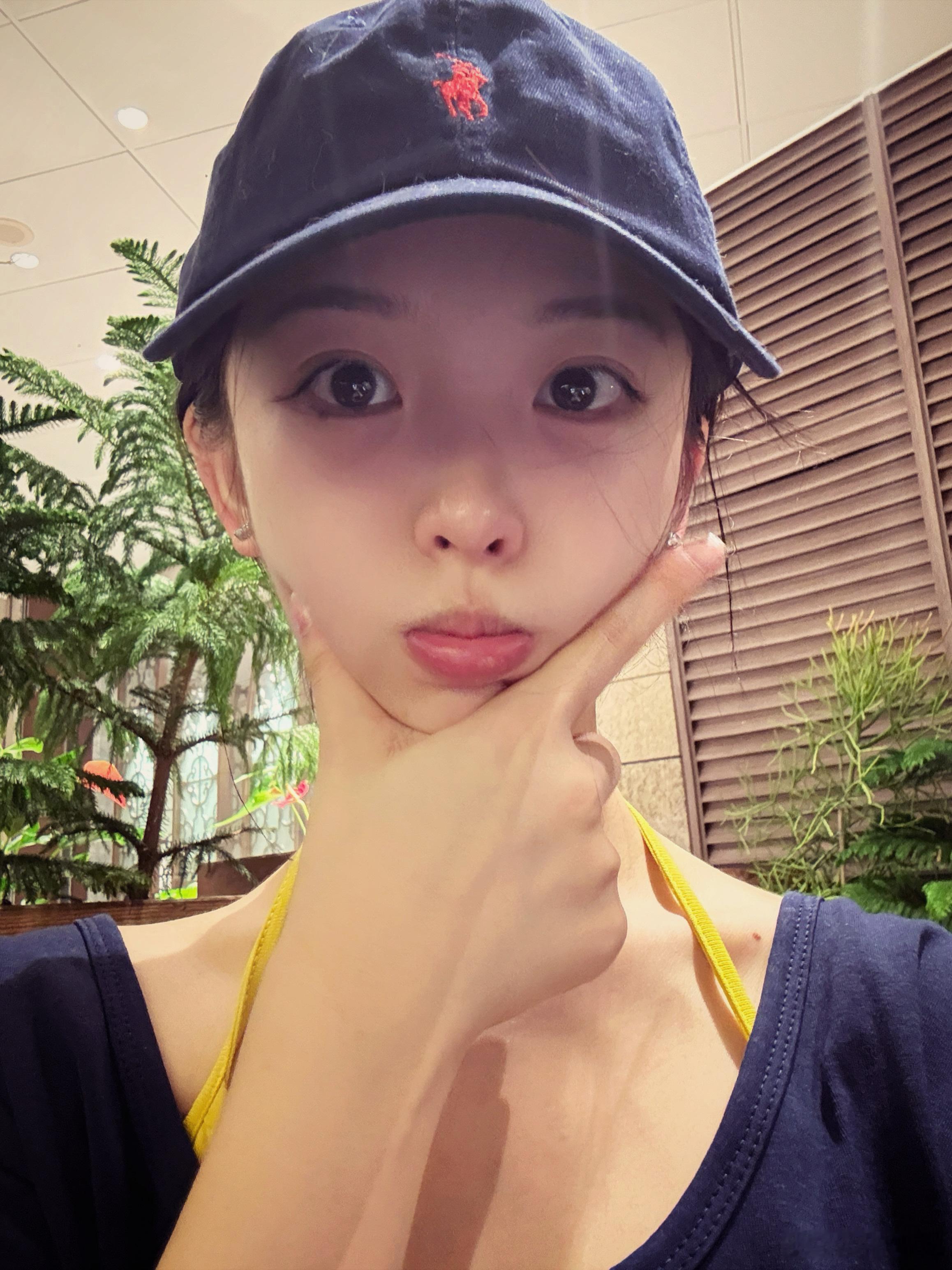 给老婆们汇报昨天吃的山竹牛奶冰哈哈哈哈哈哈冲这个冰去找的火锅店 但真的很大落差！