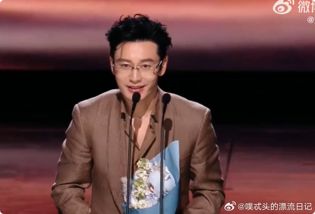 黄晓明买了好多阅文的ip黄晓明阅文宣传白日提灯被黄晓明圈粉！买贵 IP、用心做剧