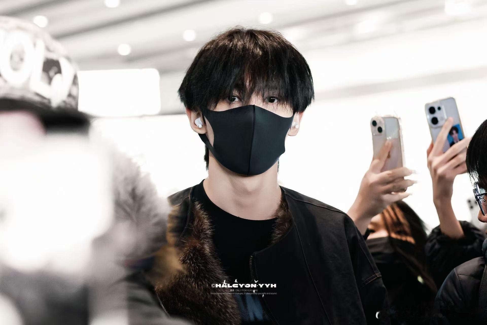 余宇涵在零下的北京就穿这么点 余宇涵的颜值真的经得住考验，零下的北京穿这么点，清