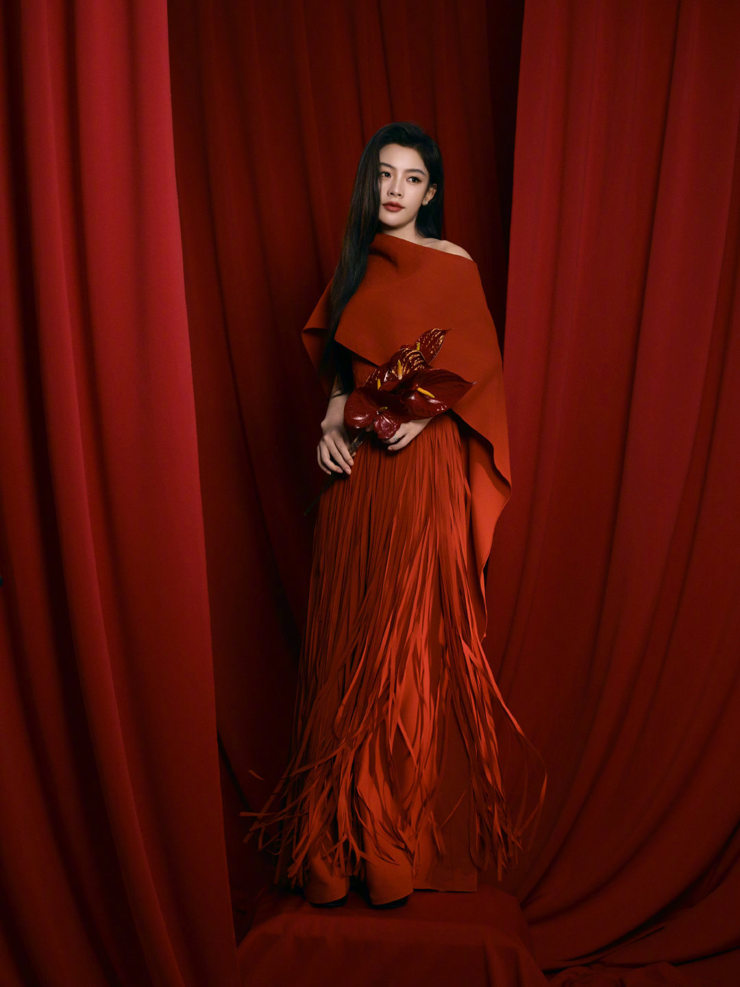 陈丽君｜微博之夜造型出图，上身Marmar Halim 2026早春系列，一袭斗