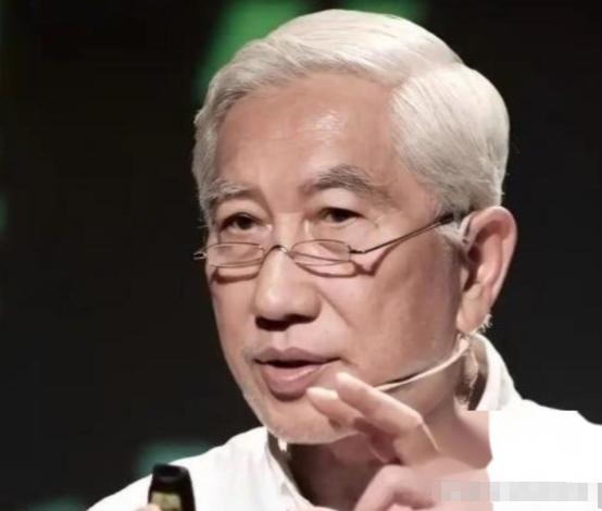 清华大学教授柳冠中严厉批评：街头到处跑的无人驾驶车和送餐机器，压根算不上科技进步