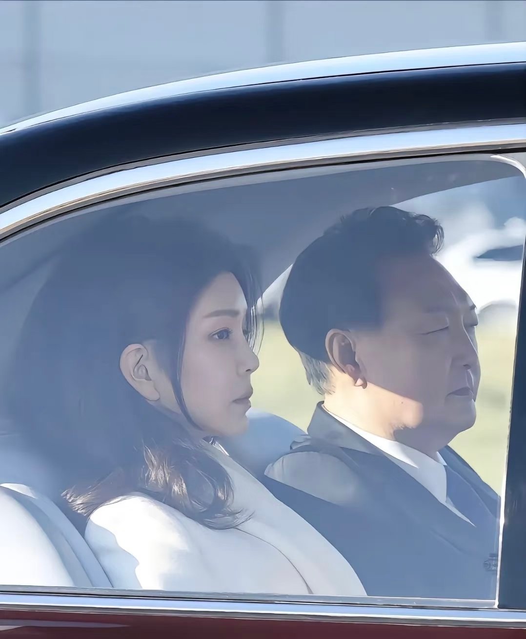 尹锡悦被判无期徒刑 韩国总统才是高危职业• 李承晚（第1届）：被迫辞职，流放海外