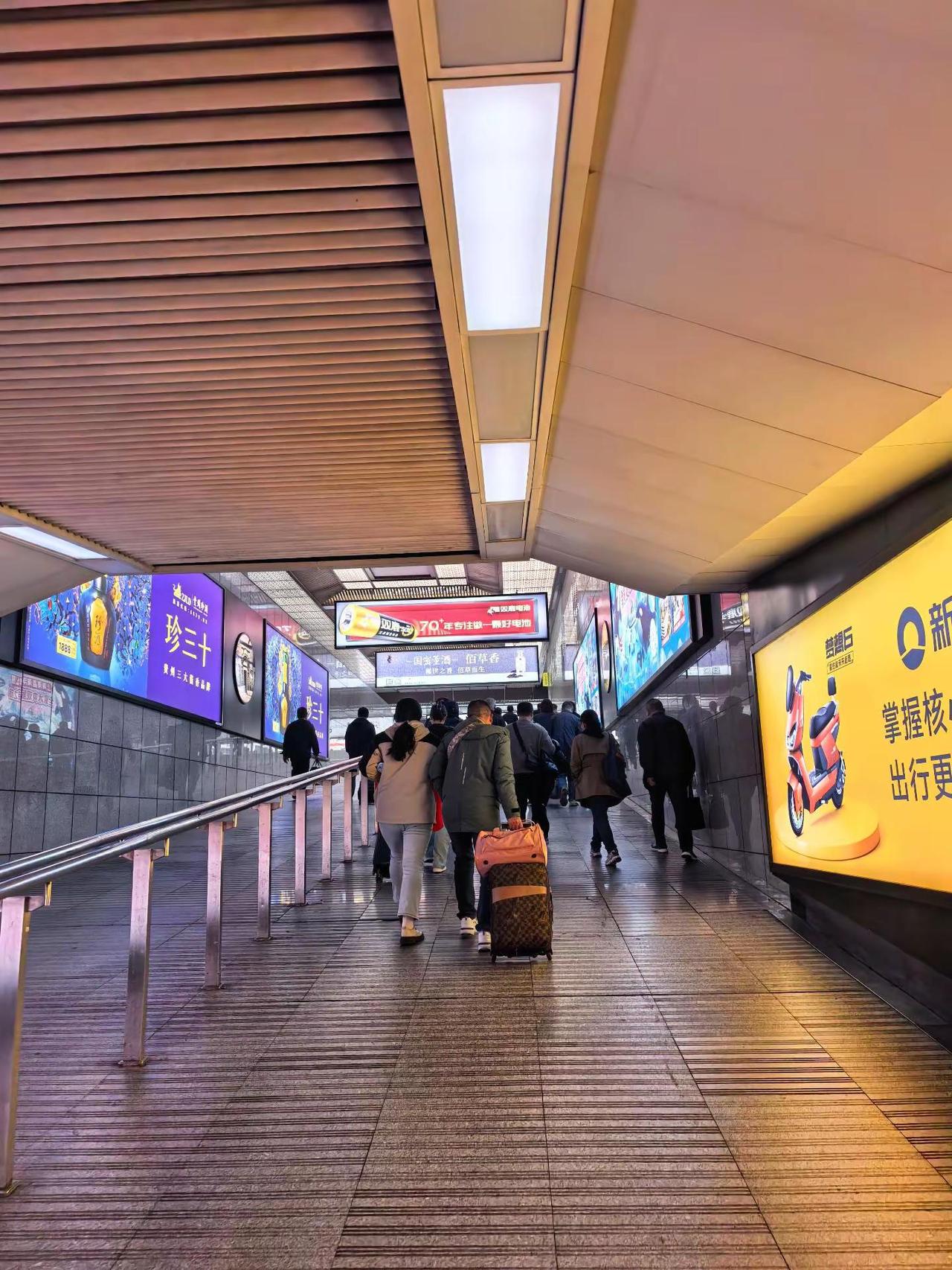 小说里的A市 人民的城市 GDP高达5.3万亿的存在 这么真那么诚 欢迎到盐城 