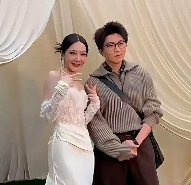 毛不易婚礼发言事件闹大！没分寸大嘴巴，私密事也说，给新娘丢脸