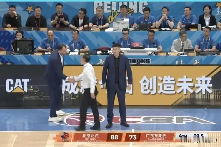 广东男篮止步四强，短板尽显亟待破局！

CBA季后赛八强战落幕，广东不敌北京，继