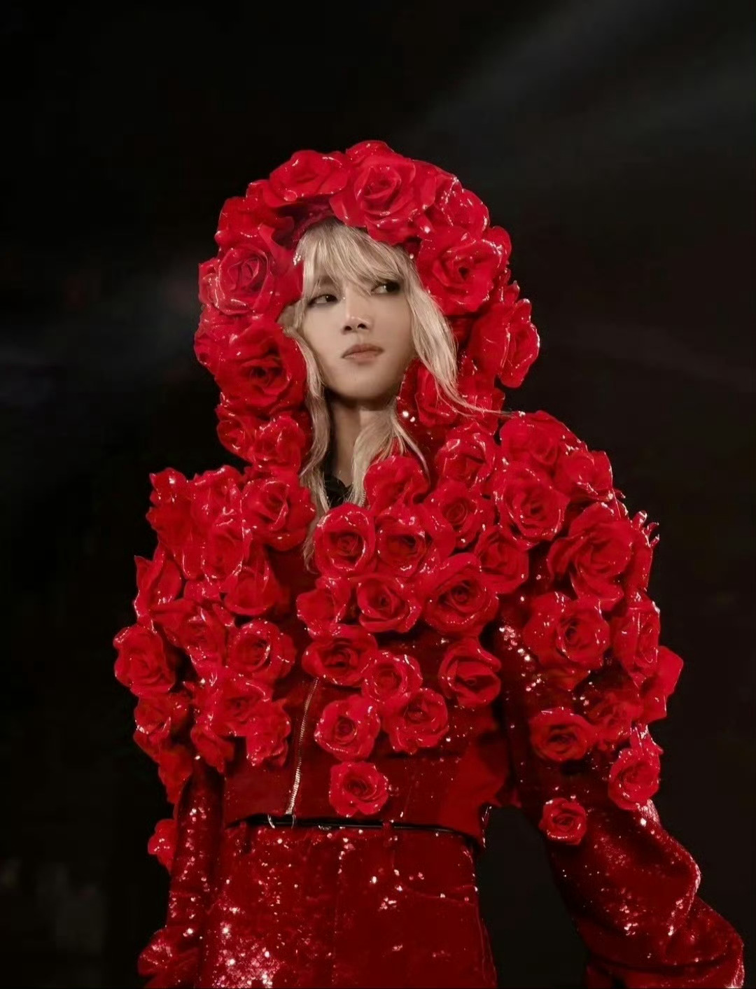 华晨宇生日快乐啊！长红这多年，依旧正当红，事业这么好，那我就祝你烦心事少一点，快