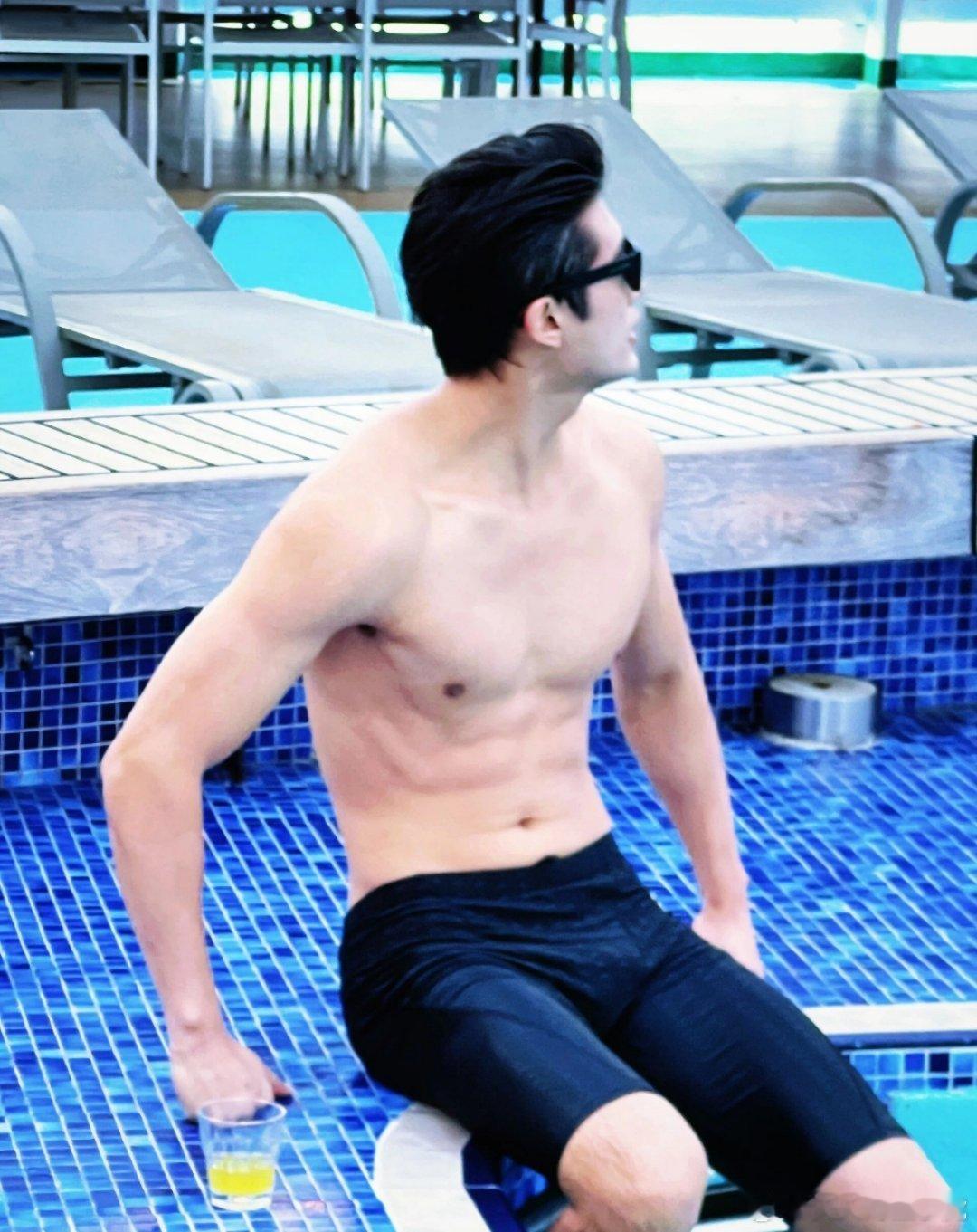 不讨好男性就是冒犯吗这个是伪命题，讨好男性女性都一样。加油吧少年。 