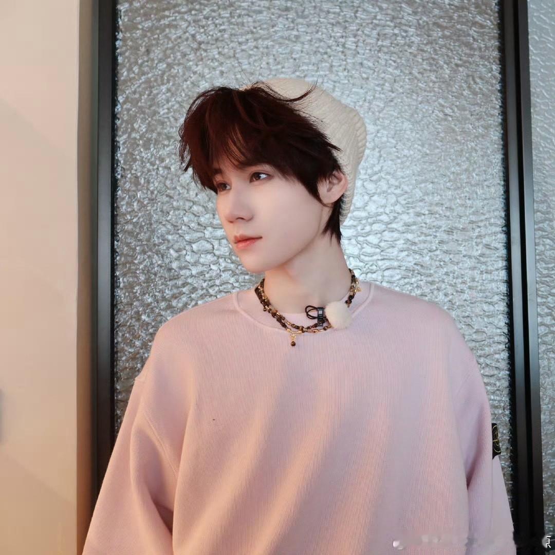 娱乐[超话]张真源摩托车驾驶证张真源拿到摩托车驾驶证 张真源考下驾照 ​​​