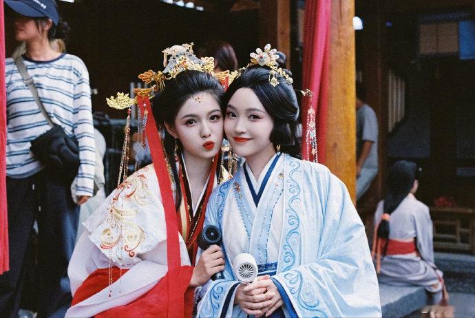 假如雀骨有番外朝堂纷争全都抛开，两个人守着一方小院，这种平淡幸福太吸引人了。 ​