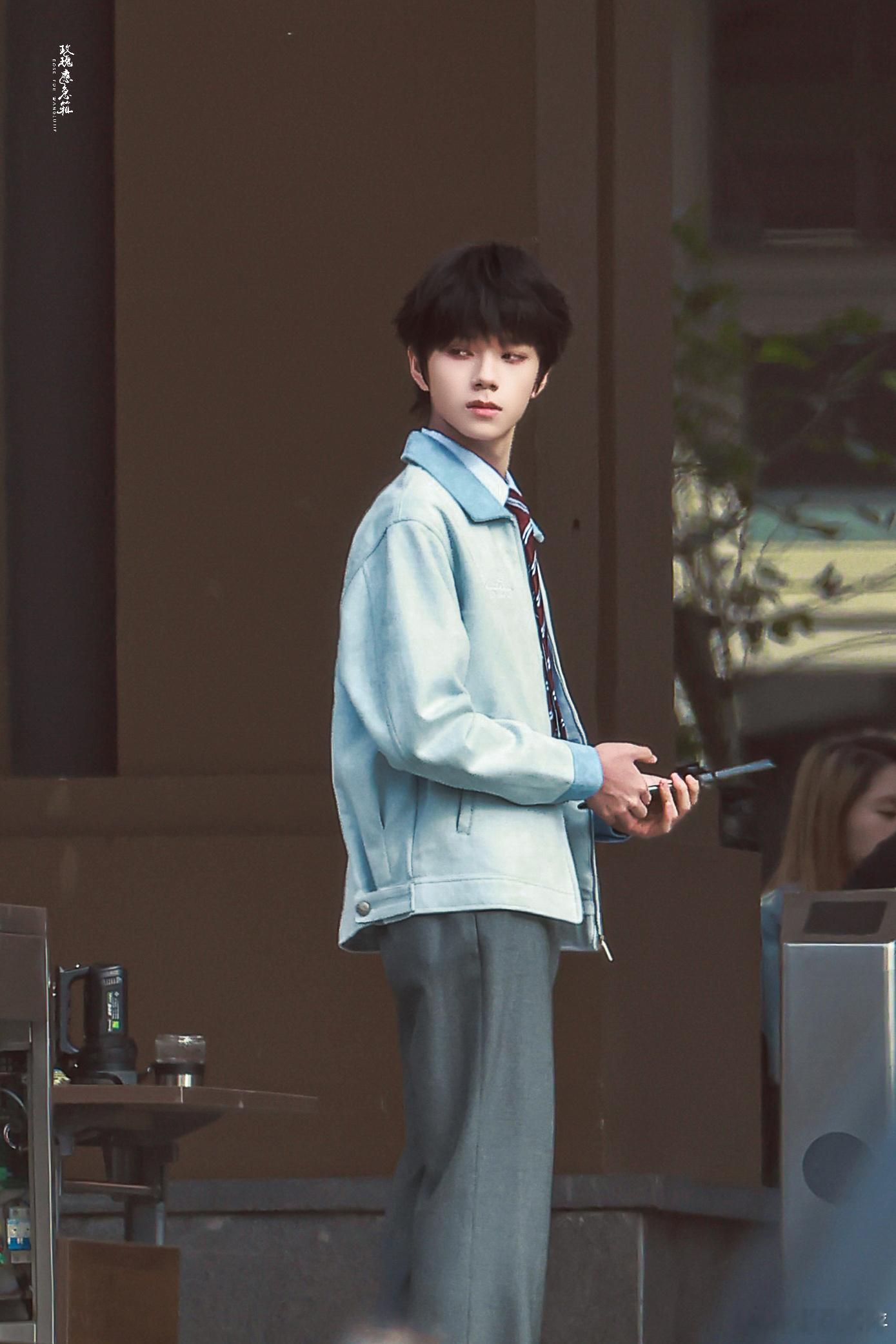 王橹杰比董洁亲儿子还小一岁我们的少年时代2 救命！王橹杰居然比顶顶还小一岁？这选