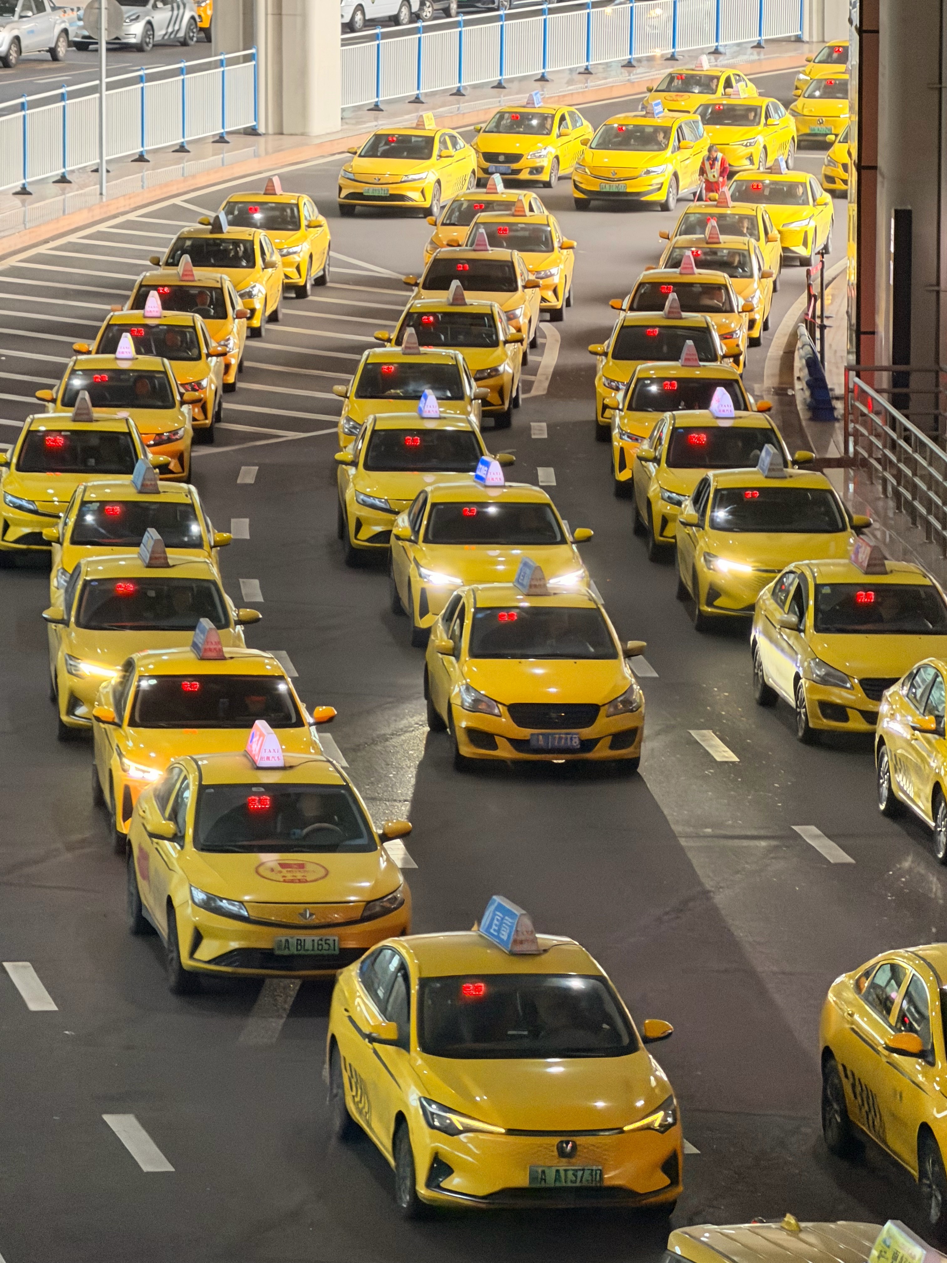 来重庆必打卡机场的出租车我的日常plog