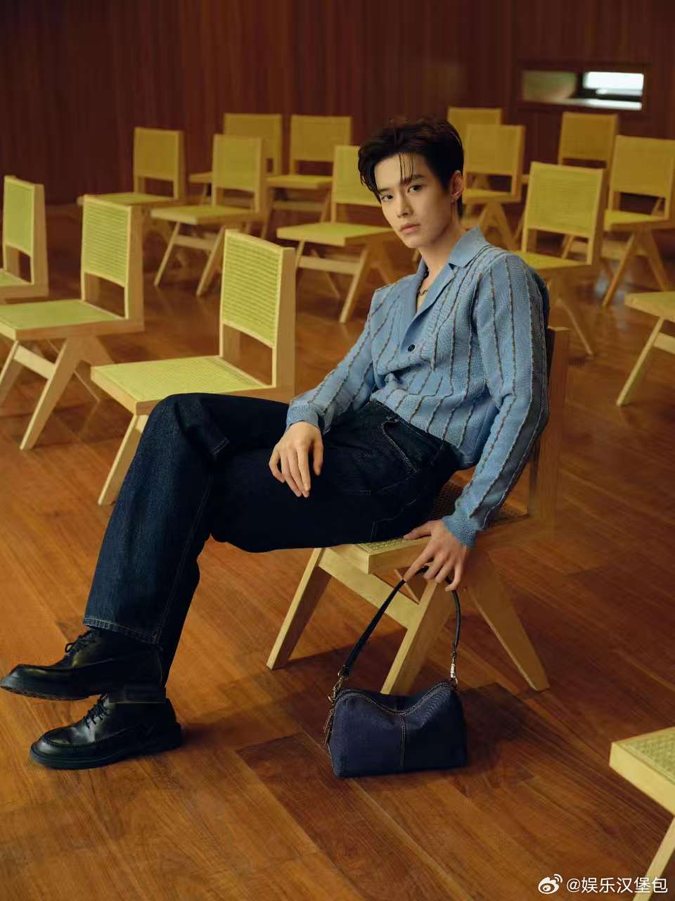 唐嫣孟子义何与同框 景德镇同框，三个人站在那里就是风景线。状态好到没话说。 