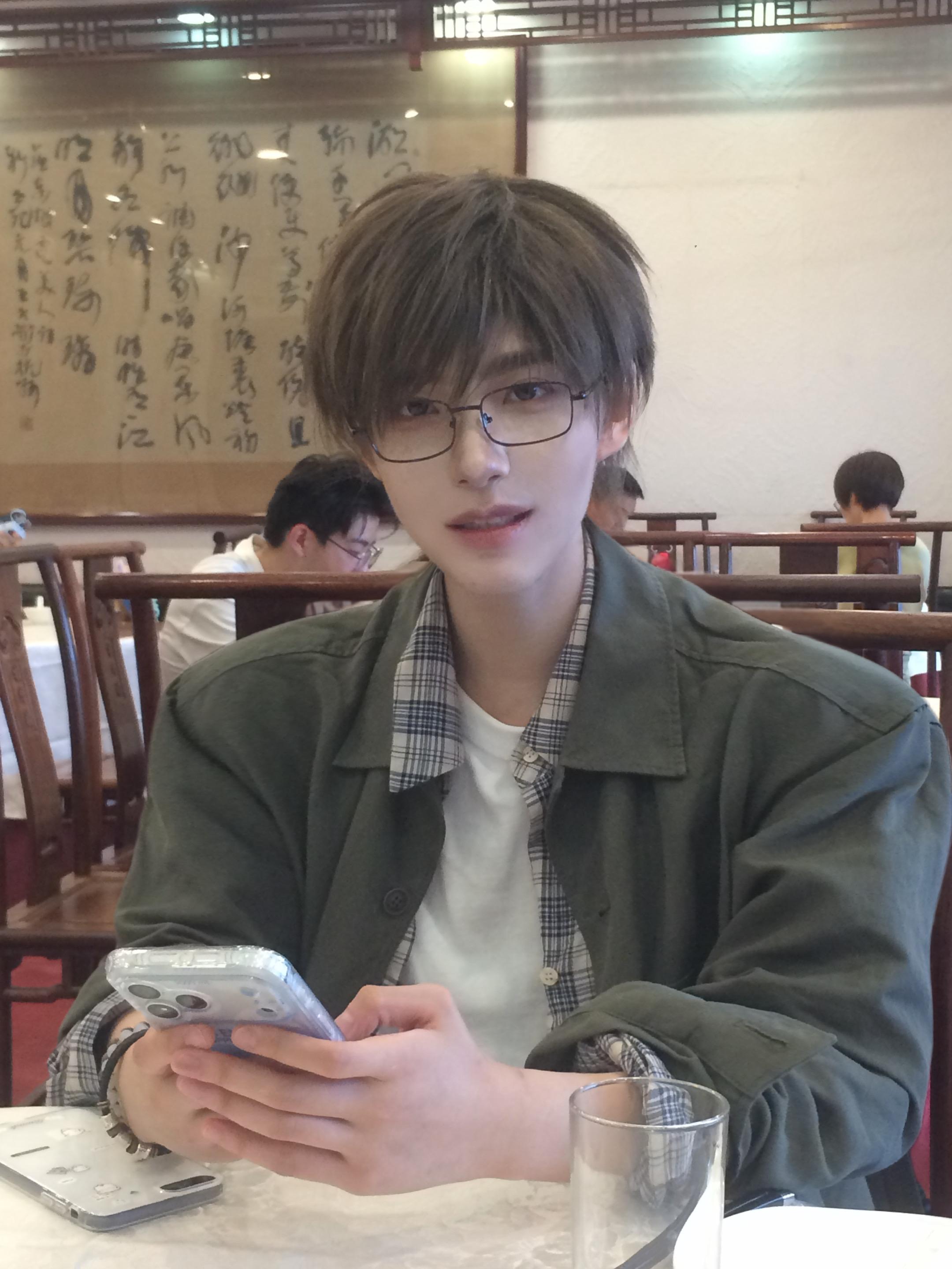天真无邪。