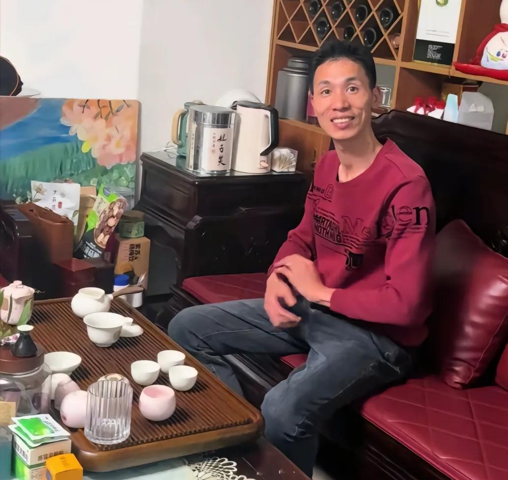 难怪李林的弟弟李鑫和姐姐吵架，说大不了姐弟也做不成的话，从图片中可以看出李鑫的家