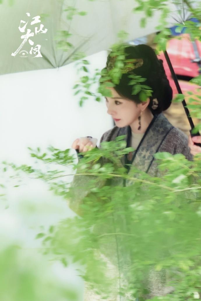 好喜欢杨幂冯太后这个画面感，好有质感的妆造！！ 