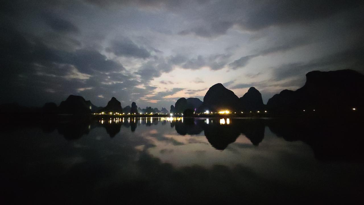 分享一张随手拍照片大美阳朔.遇龙湾暮色