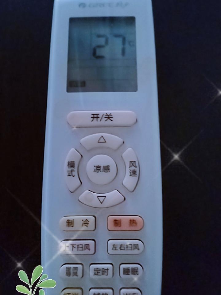 每年盛夏我毫不犹豫选空调，风扇实在满足不了我的降温需求。

我住的城市一到三伏天