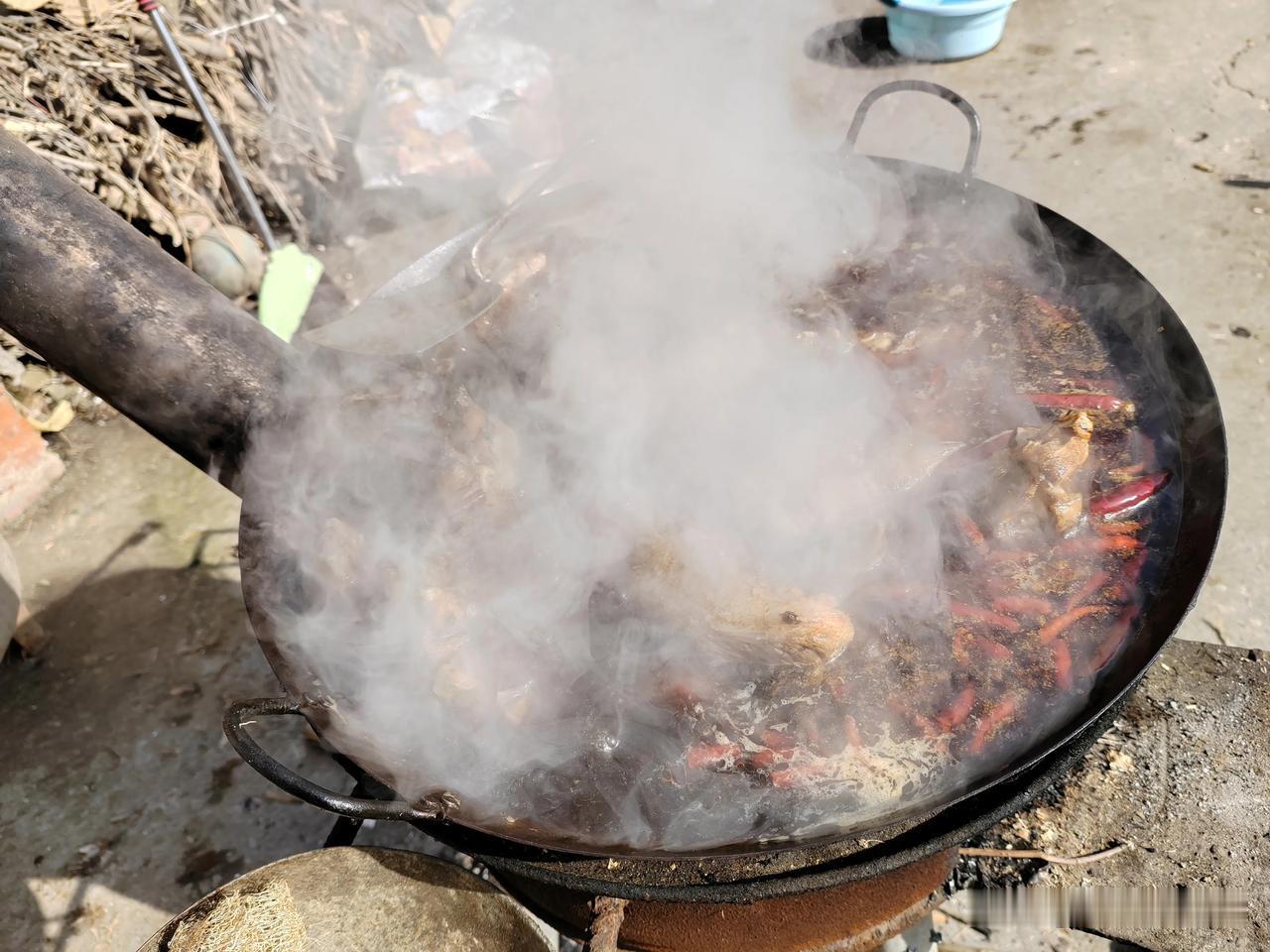 农家小卤是很有特色的美食。
我自己做过农家小卤，按照下厨房的菜谱来做，真的能做出