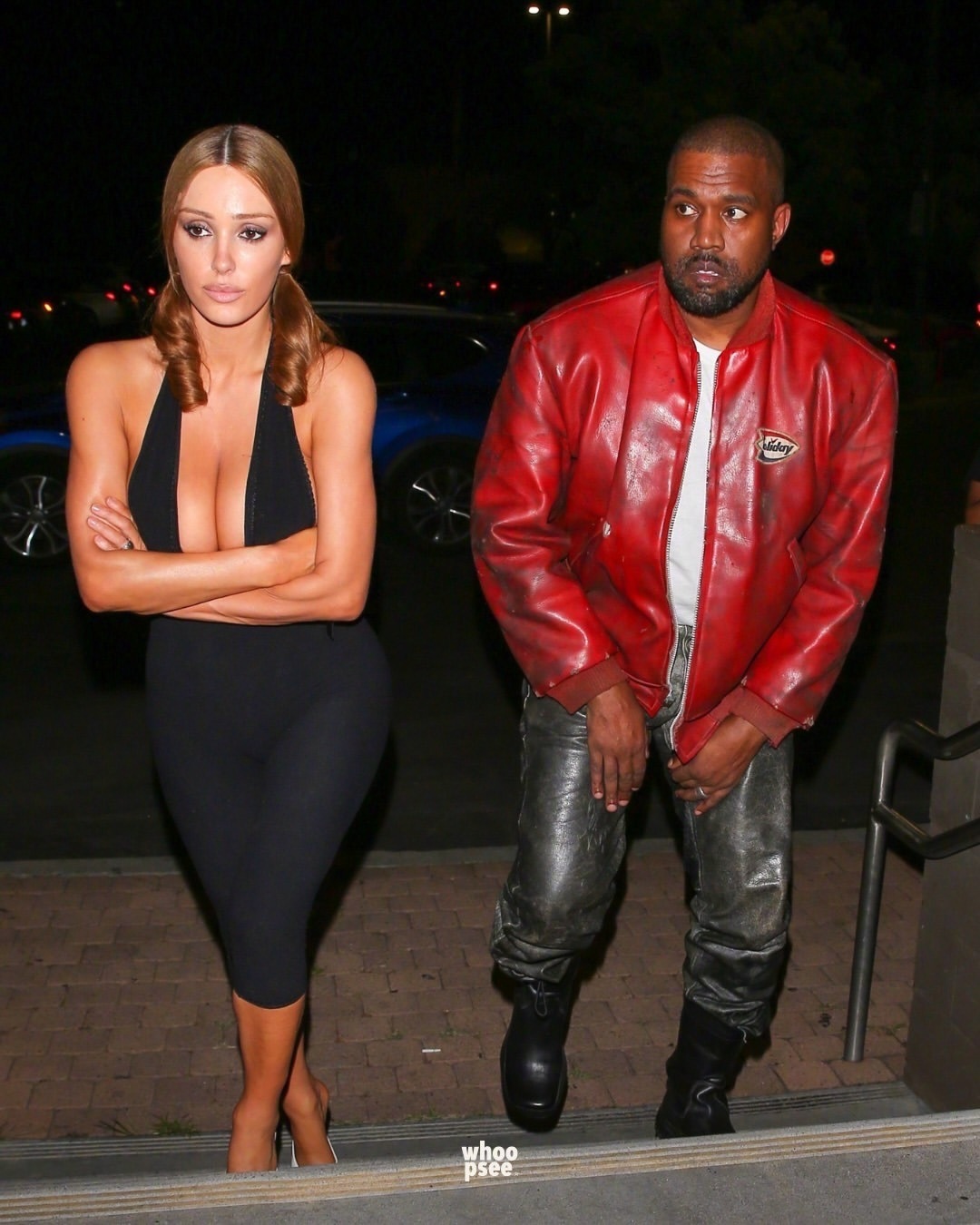 Kanye West 侃爷和妻子Bianca Censori 在洛杉矶看电影(侃