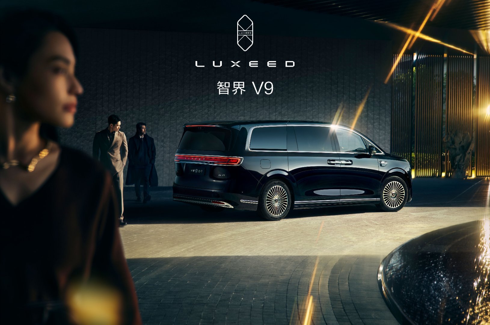 赵长江推荐水哥买智界V9看到了水哥王昱珩最近在愁买啥MPV，发帖求推荐：要空间大