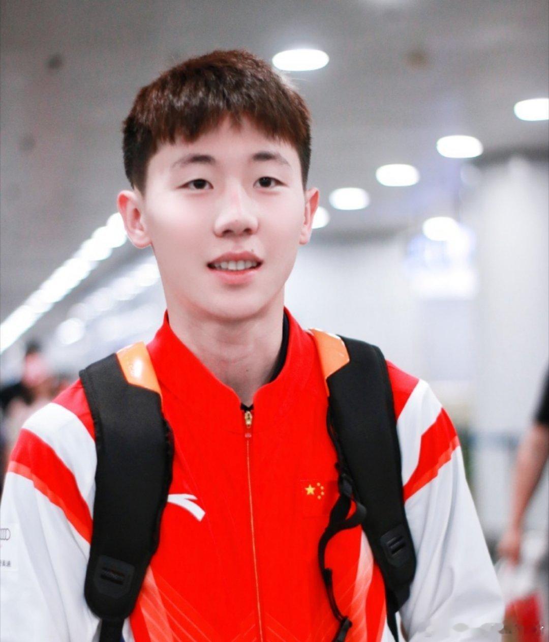 刘少林落选刘少林本赛季没拿到单项成绩获得直通资格，接力项目上也多次表现不佳，加上