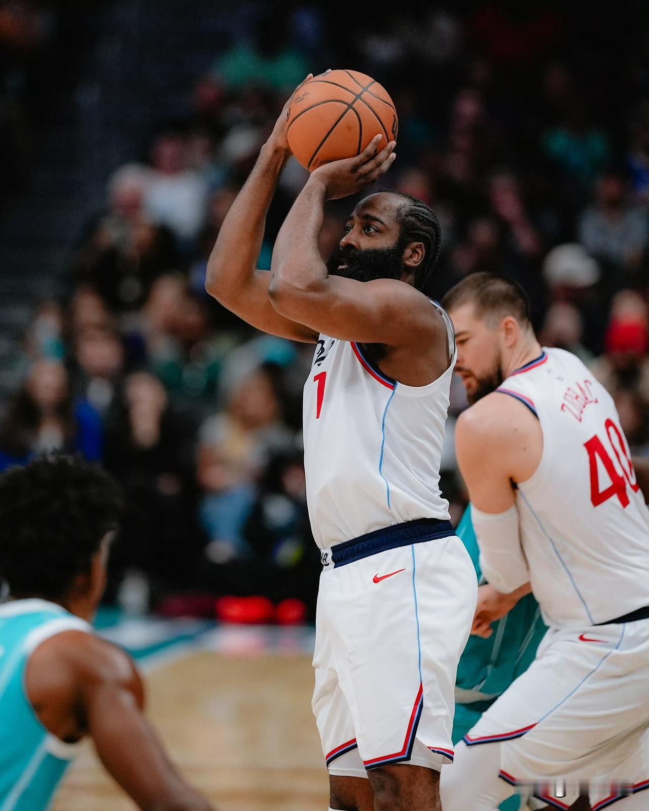 太强了！！哈登今天对阵黄蜂的表现

——全场26中17，三分16中10，罚球14