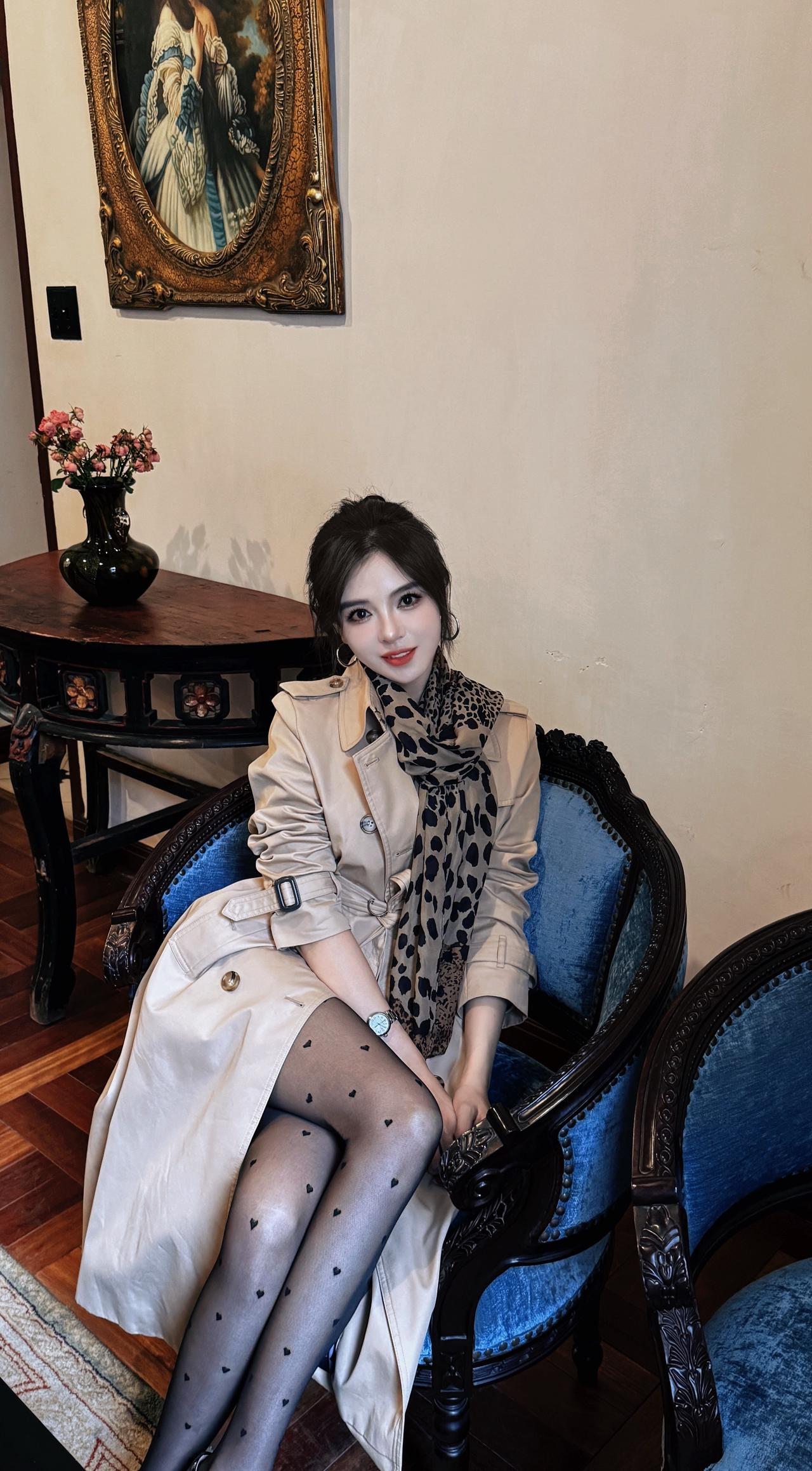 终其一生 人都在寻找一个一起吃饭 好好说话的人风衣穿搭 优雅气质 古着vinta