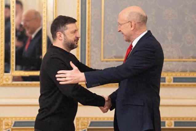 国际局势又出大动静了，英国这次是真没藏着掖着，直接官宣了个重磅计划，要专门给乌克