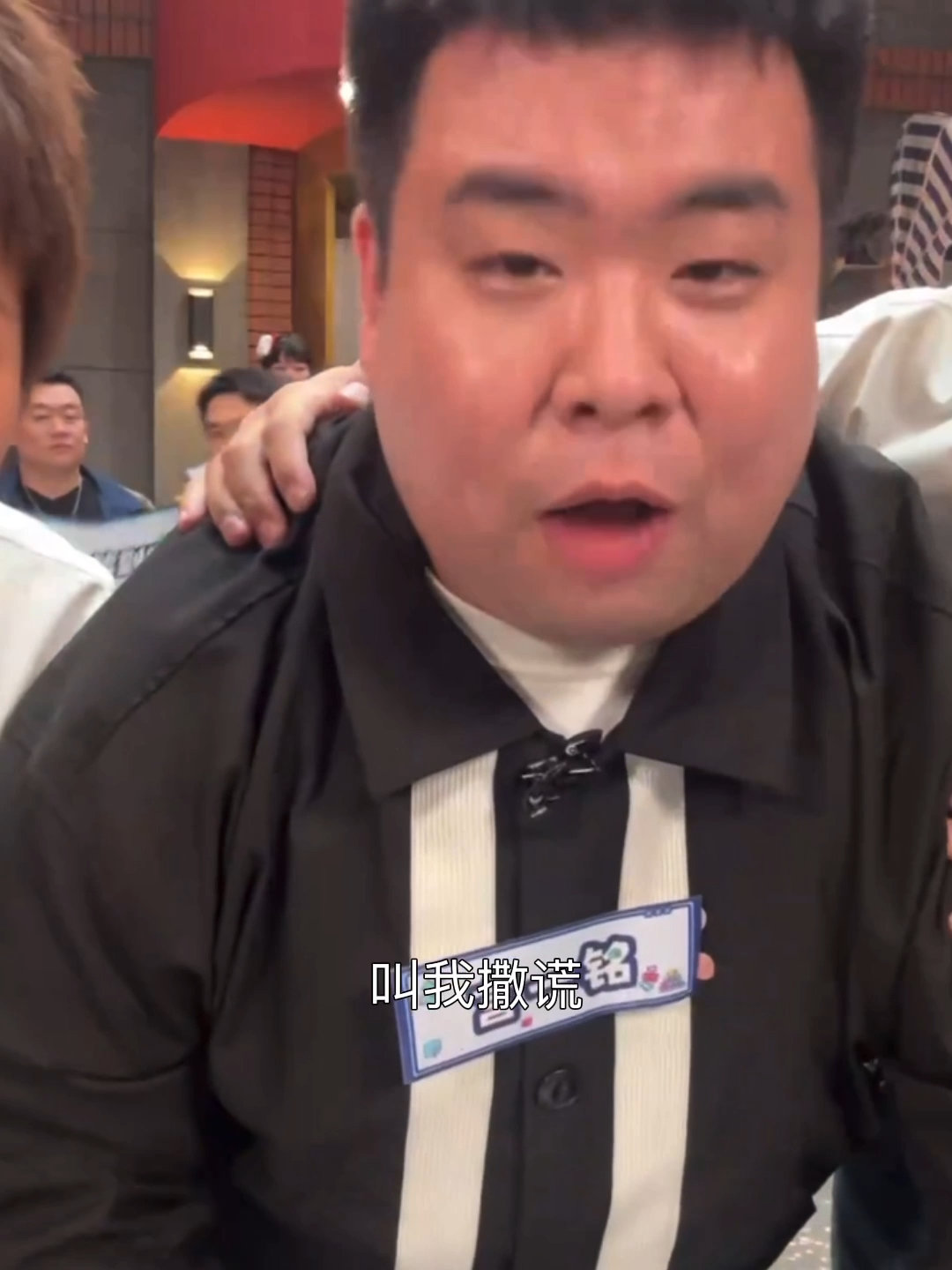 别人直播带货杨迪小鹿直播带人直播界清流来了！杨迪小鹿不带货只带喜剧人，19位脱口