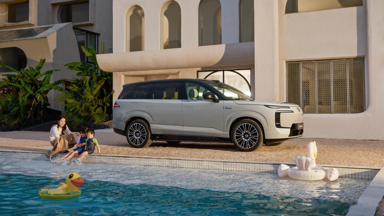 10月28日，腾势N8L正式上市，大六座安全豪华SUV，仅售29.98万-32.