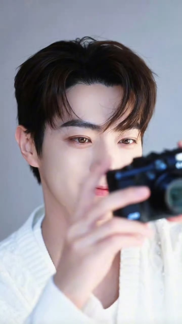 许凯男友感爆棚！状态真棒！回深圳了吗，偶遇蹲一个