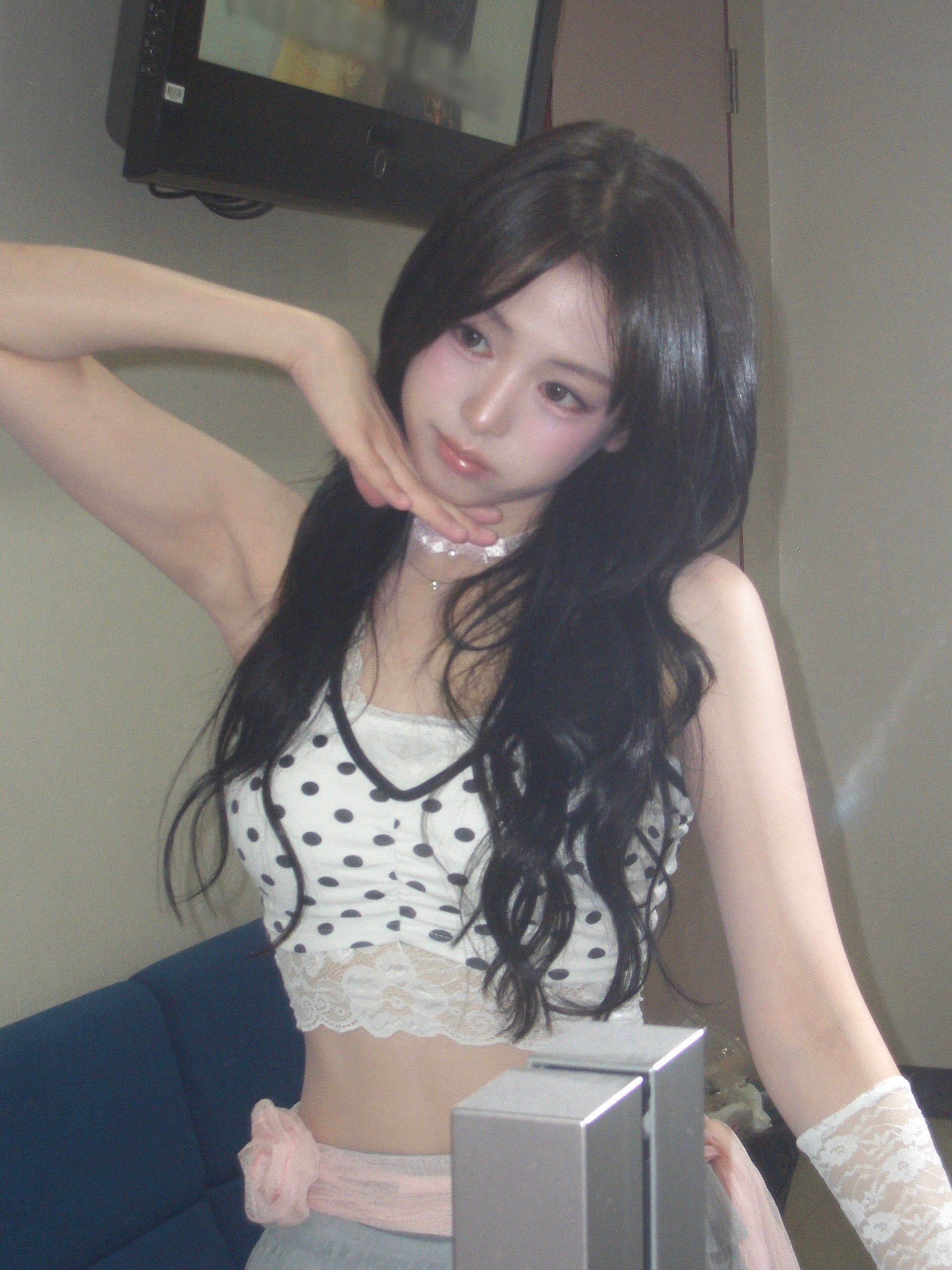 260618 AHYEON更新WvsMONSTIEZ做个黑黑的梦 一会儿见 