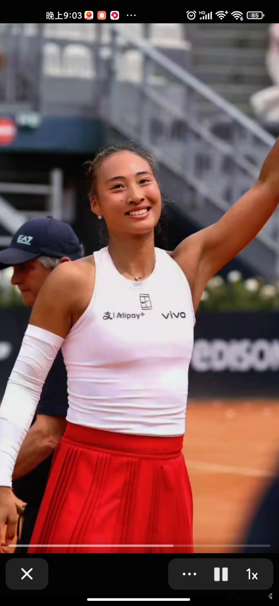 让一追二，郑钦文红土赛场首战告捷！
WTA1000马德里站第二轮，郑钦文2-1逆