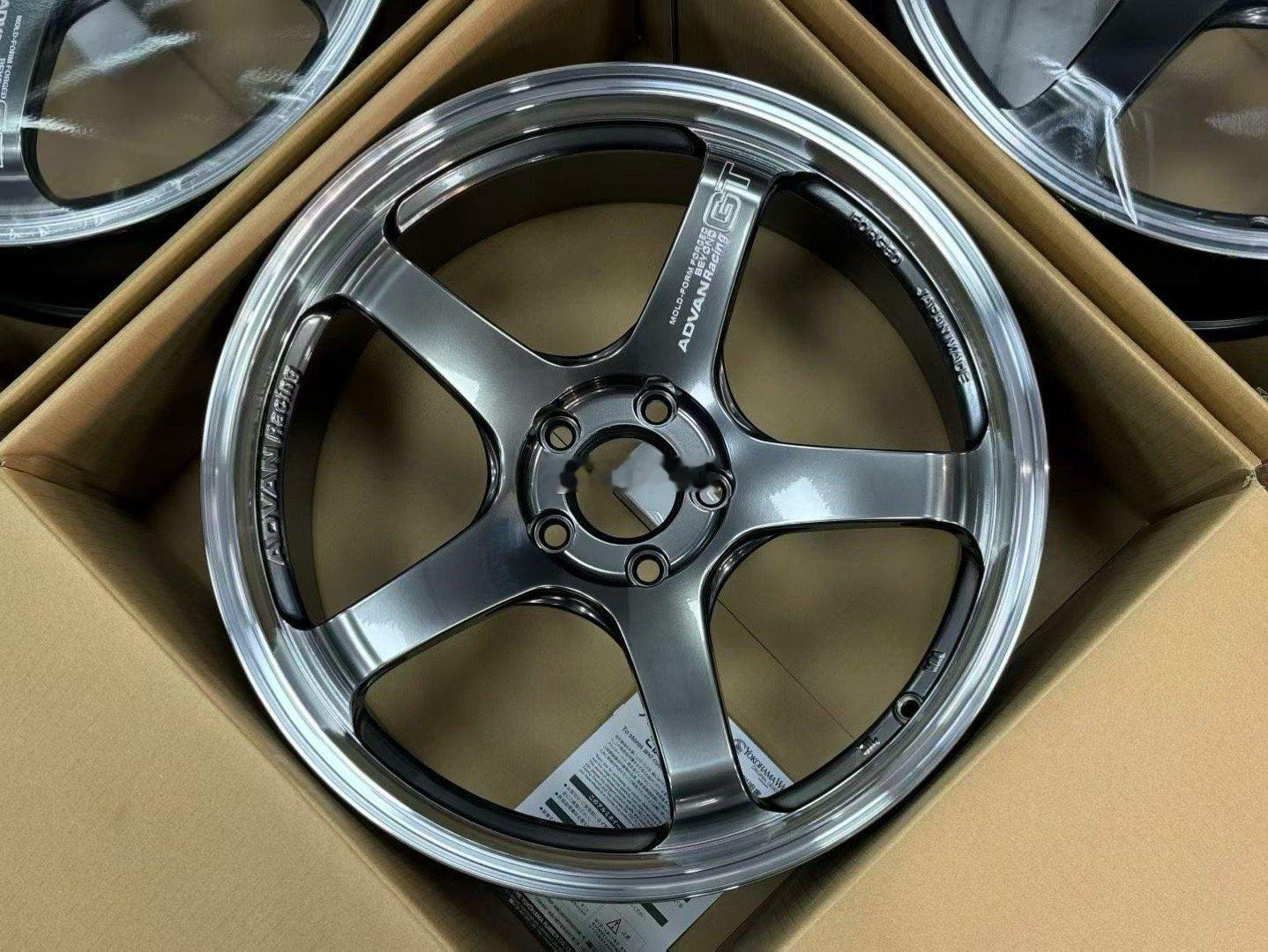 全新横滨ADVAN GT MPB （定制数据）19×8.5J ET35 5×11