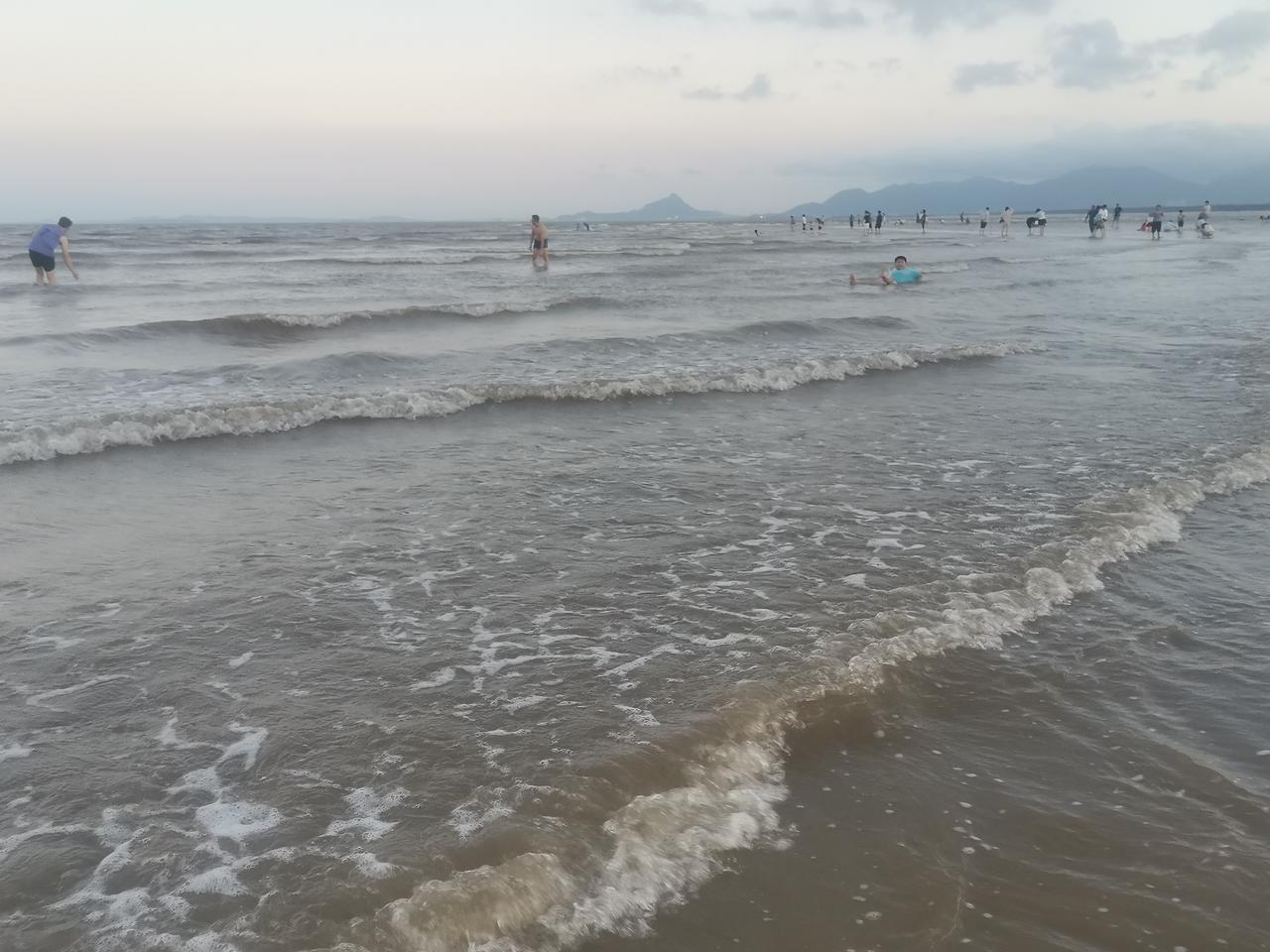 福州市望海楼沙滩🏖.
福州市望海楼沙滩简直是宝藏之地！从福州市区驱车40分钟就