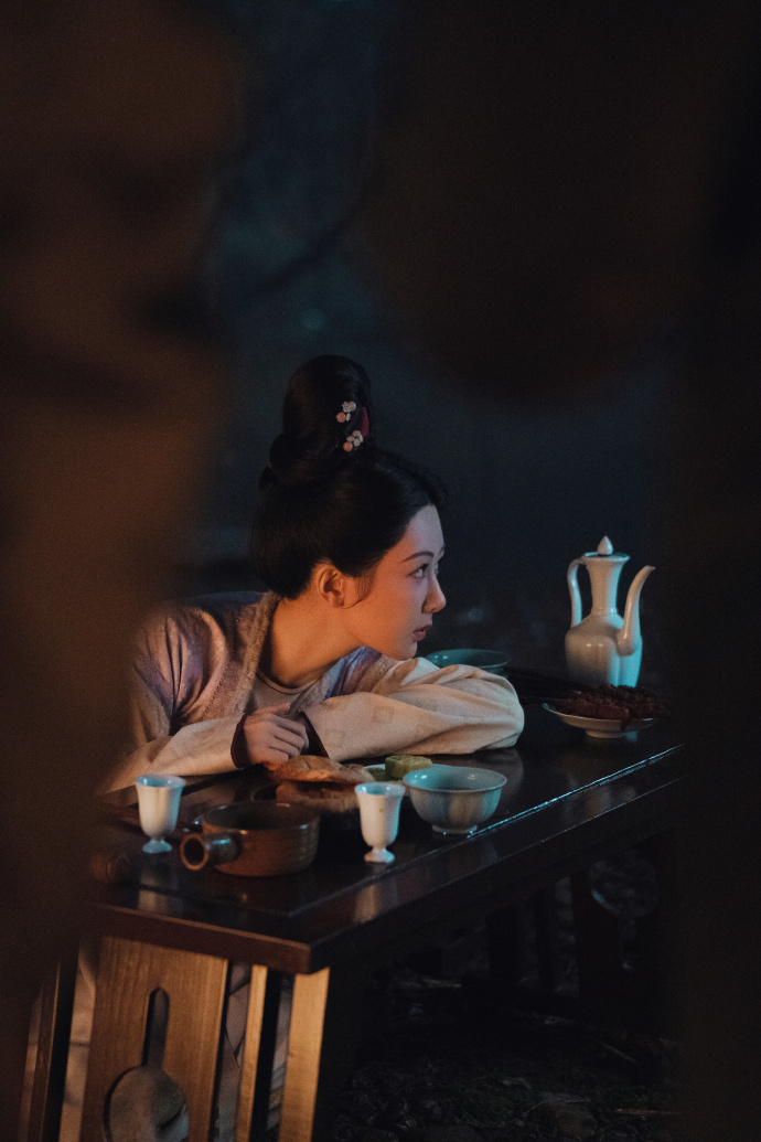 杨紫超话明月拂身过，烽火映窗阁。山川舆图，星河流转，循心而往，何其幸哉？！ ​ 