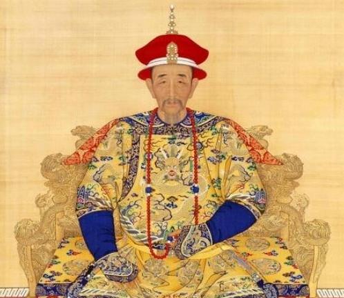 康熙一生多子多女，35位皇子，20位皇女。
 
皇权纷争，可是众多皇子之中，只有