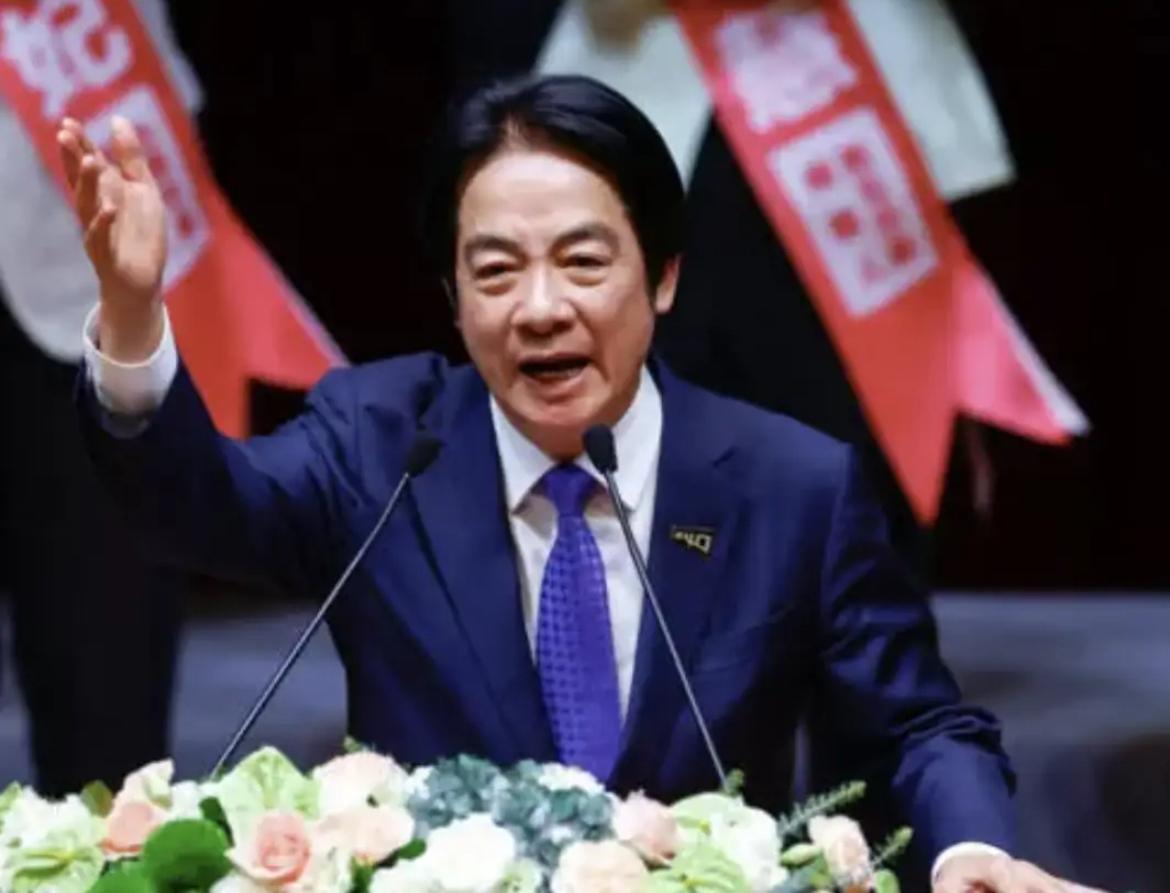 赖清德昨天（7月19日）在民进党全代会上叫嚣道：“期待全体党工岗位要站起来对抗中