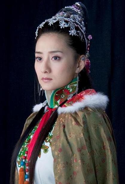 1635年，皇太极下令将亲姐姐莽古济扒光衣服游街，随后押赴刑场凌迟处死，刽子手一